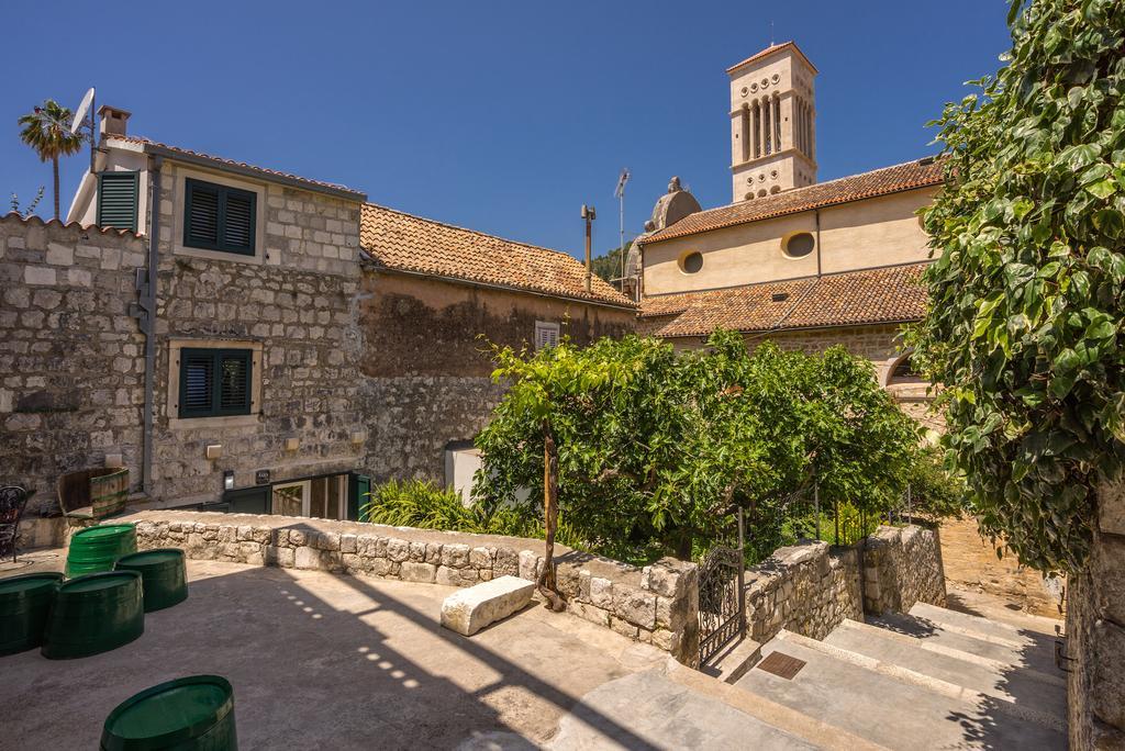 Villa Alea Hvar ฮวาร์ ภายนอก รูปภาพ